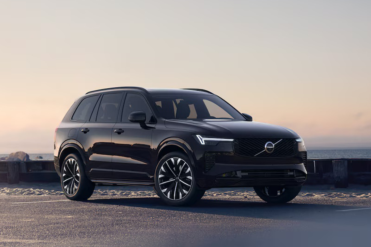 Volvo XC690T8 vorne