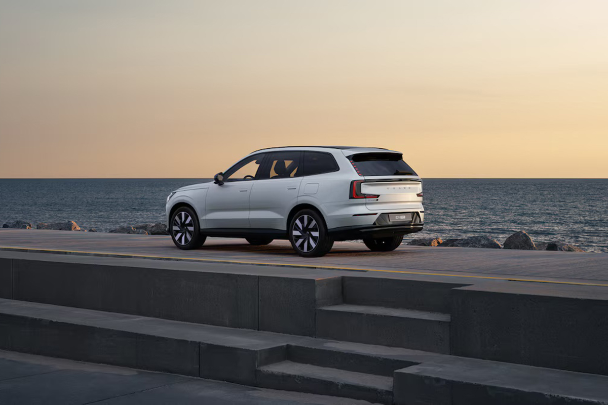 Volvo XC690 T8 Front