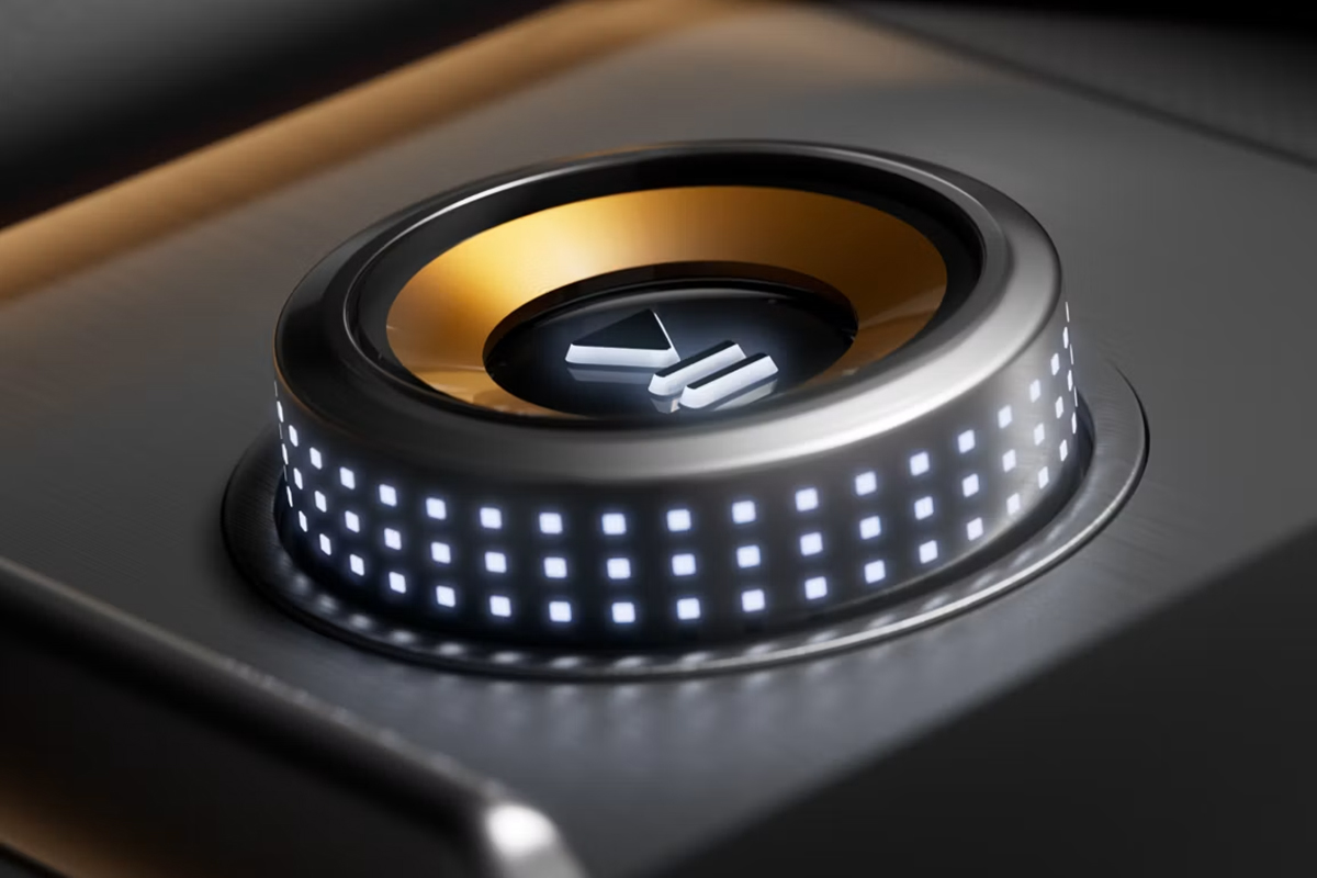 Volvo XC690T8 vorne