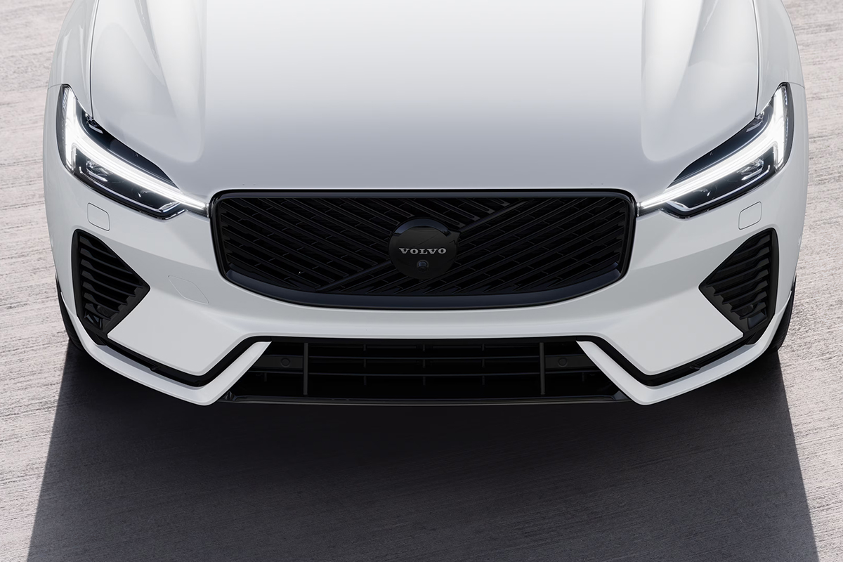 Volvo XC690T8 vorne