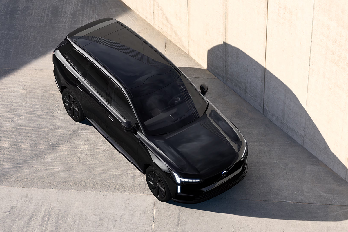 Volvo XC690T8 vorne