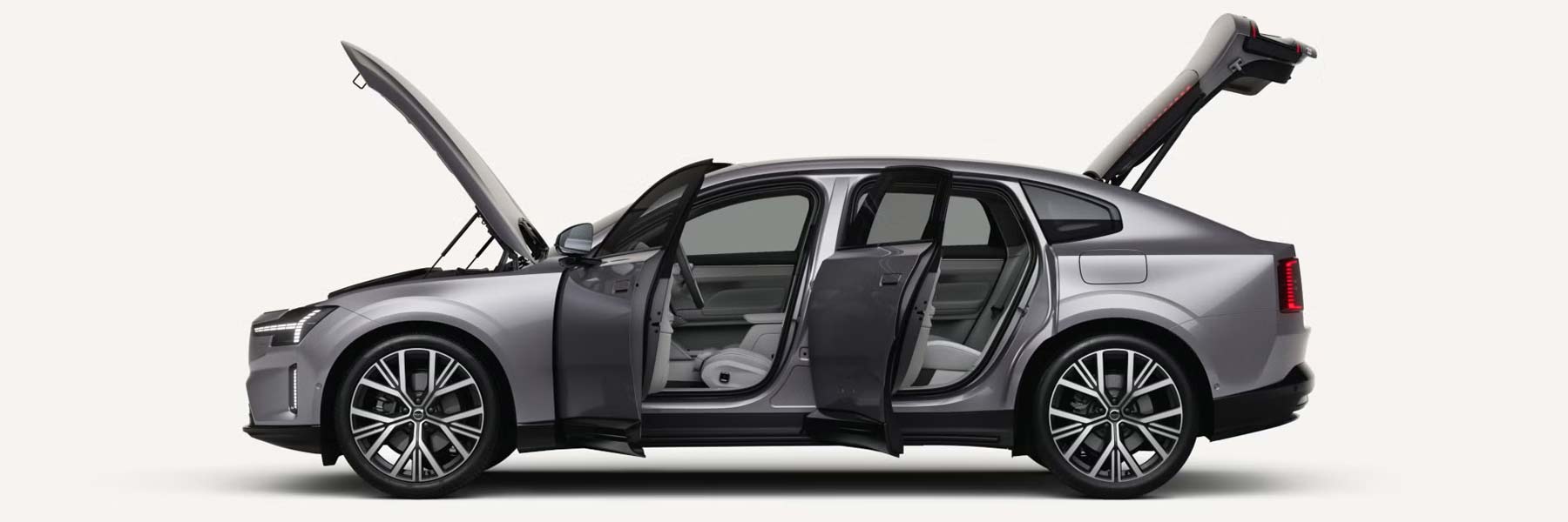 Bild zeigt den Volvo ES90 von der Seite mit geöffneten Türen